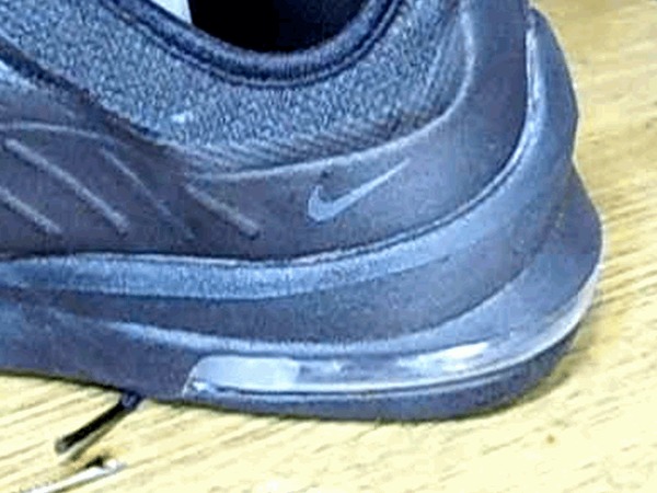 Лопнул баллон на кроссовках Nike Air Max 720. Nike Air Max с баллоном. Nike с подошвой баллон. Кроссовки найк лопнутый.